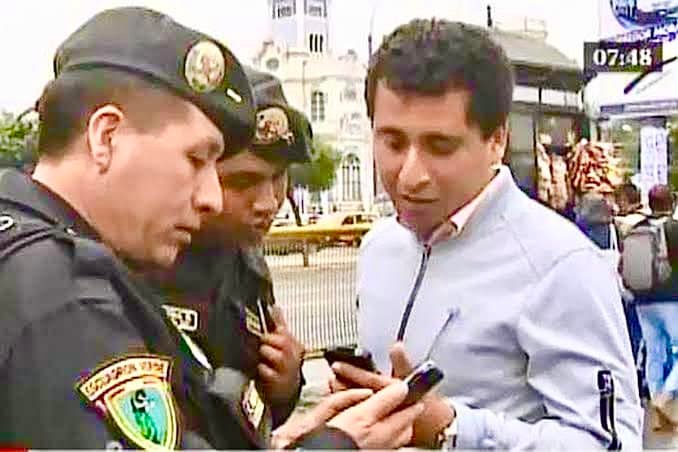 Revisión del celular por la PNP, no vulnera derecho a la intimidad (Casación 1856-2023/EL SANTA)